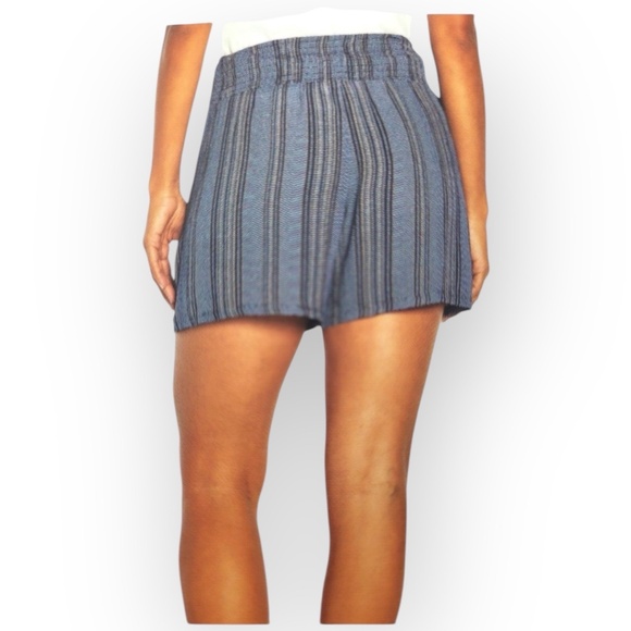 NWT Three Dots Ladies’ Pull-On Printed Shorts - Blue Striped - Size Small (4-6) - Picture 2 of 5